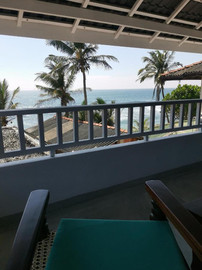 Mountain Wave Hotel And Surfshop Хиккадува Экстерьер фото