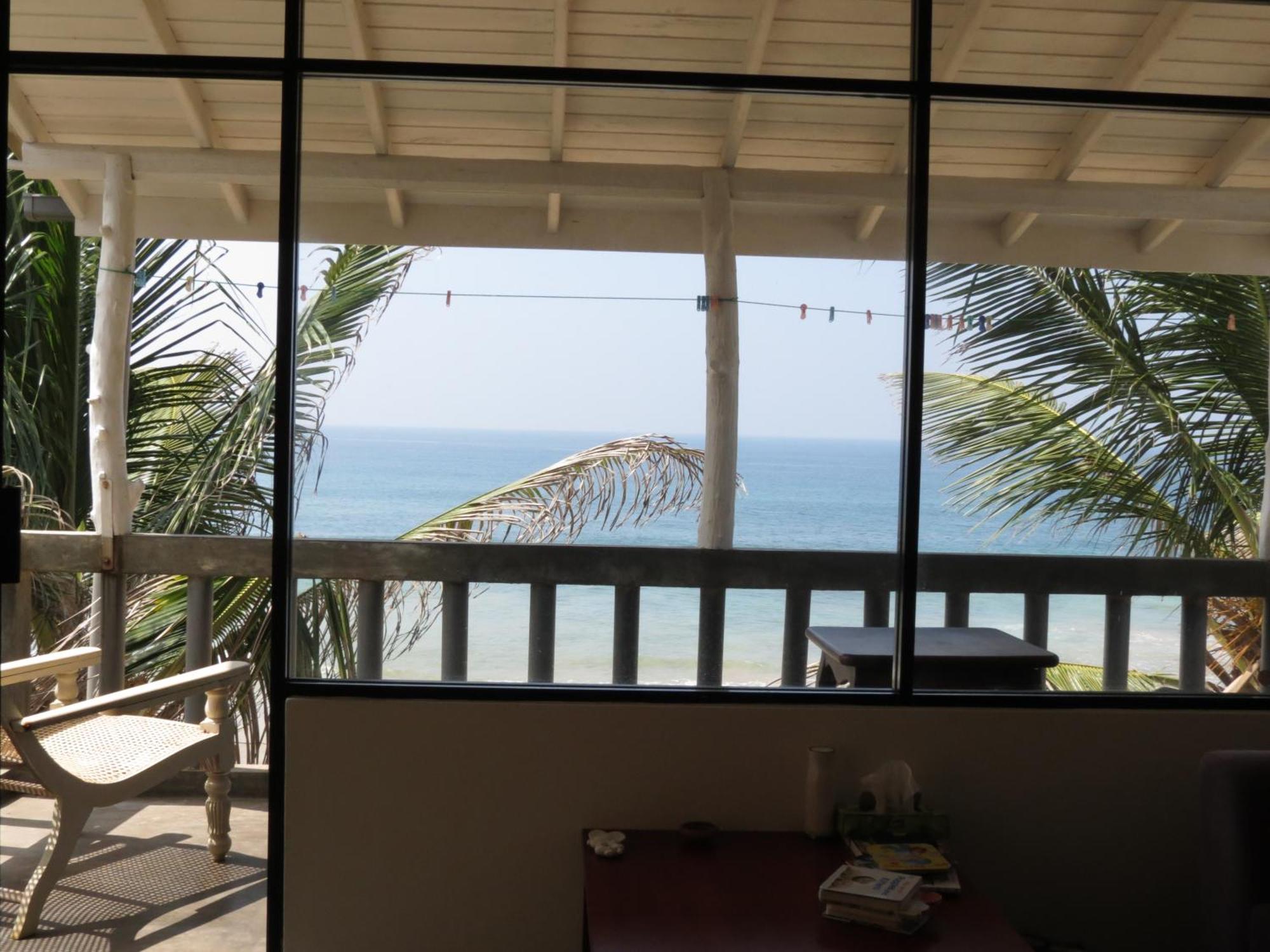 Mountain Wave Hotel And Surfshop Хиккадува Номер фото