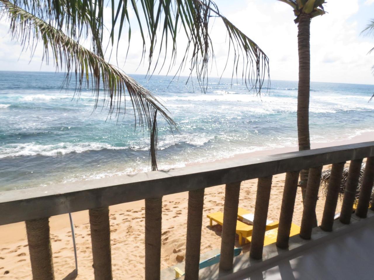 Mountain Wave Hotel And Surfshop Хиккадува Экстерьер фото