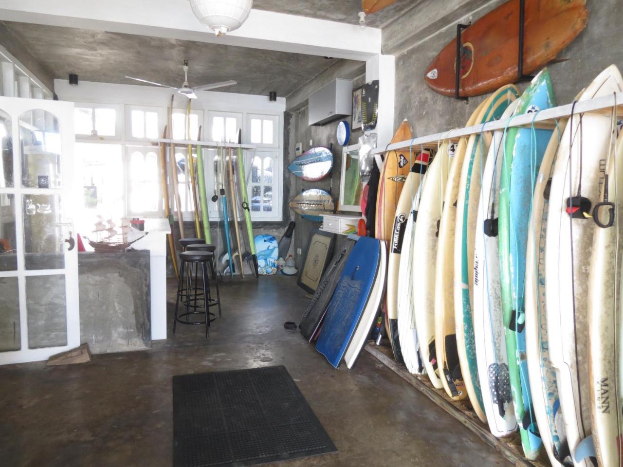 Mountain Wave Hotel And Surfshop Хиккадува Экстерьер фото